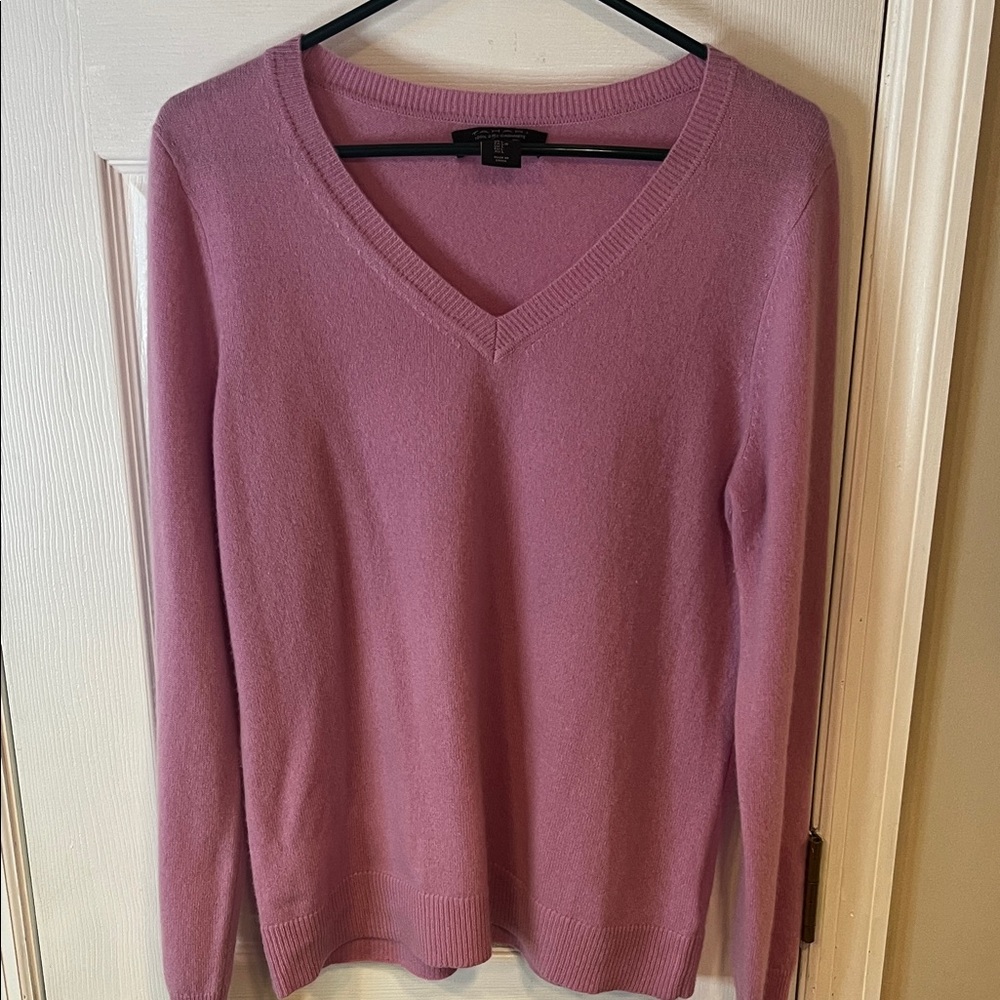Tahari V-Neck Cashmere Sweater - Soft Pink